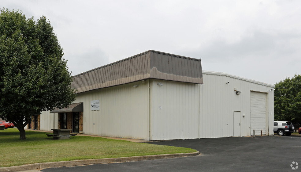 1421-1425 Air Rail Ave, Virginia Beach, VA for lease - Building Photo - Image 3 of 8