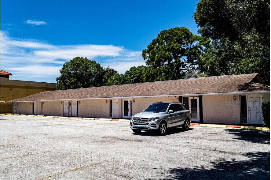 13611 Park Blvd, Seminole, FL for sale - Building Photo - Image 1 of 1