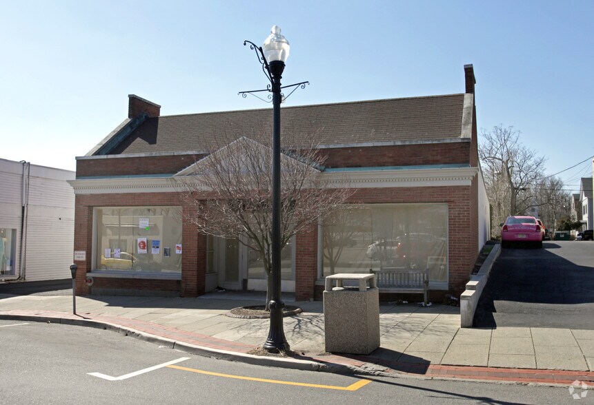 222 E Ridgewood Ave, Ridgewood, NJ 07450 Retail for Lease