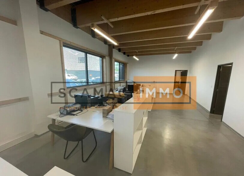 Flex in Serris for sale - Building Photo - Image 2 of 13