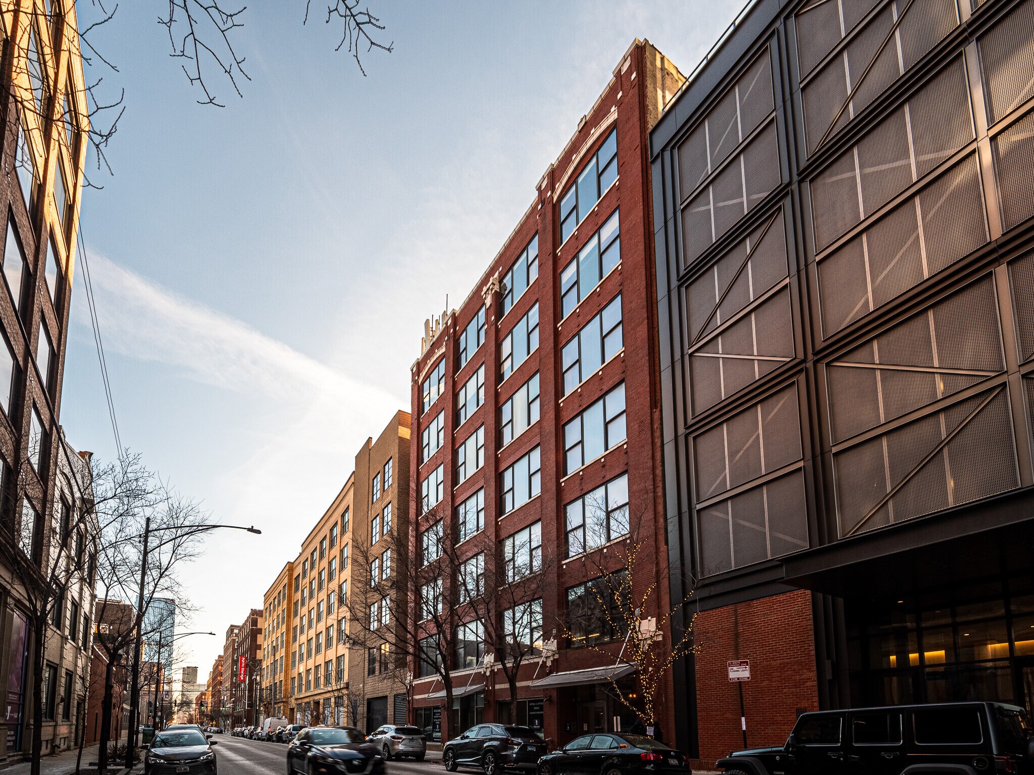 1033 W Van Buren St, Chicago, IL for lease Building Photo- Image 1 of 10