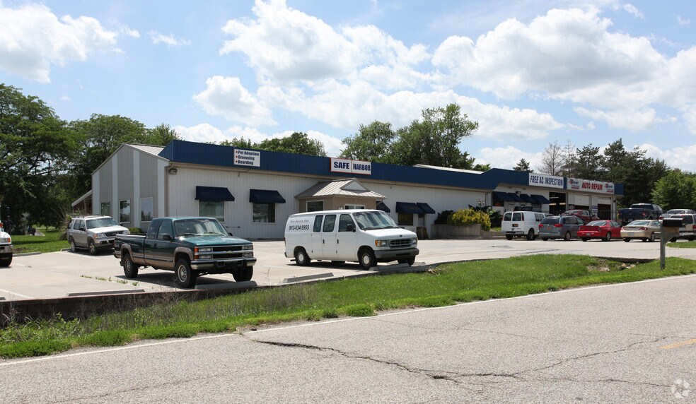 15395 Briar Rd, Basehor, KS for sale - Primary Photo - Image 1 of 1