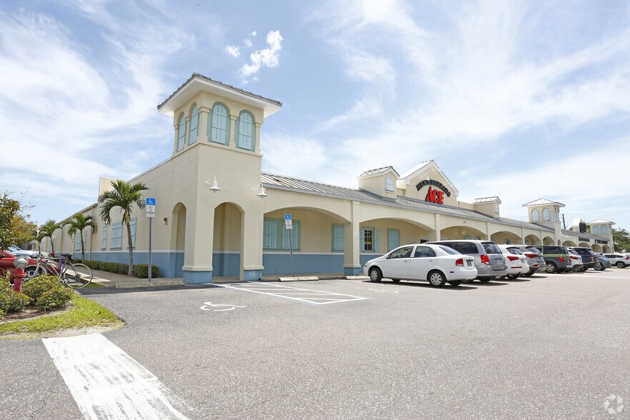1015-1033 W Bay Dr, Largo, FL for sale - Primary Photo - Image 1 of 1