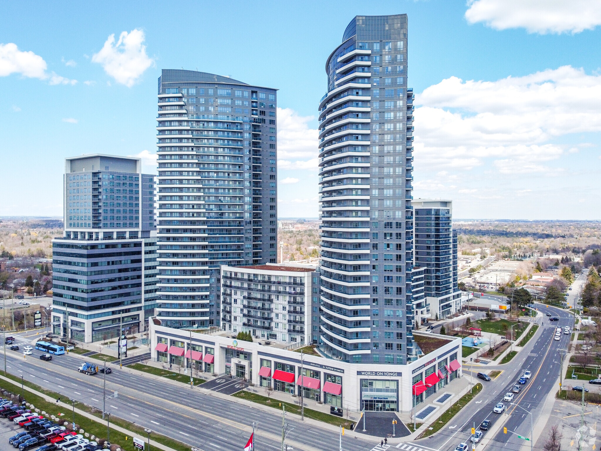 7165 - 7167-7167 Yonge St, Markham, ON for lease Primary Photo- Image 1 of 12
