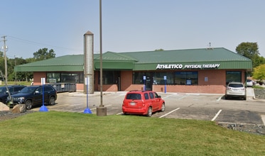 1126-1130 S Commercial St, Neenah, WI for lease Building Photo- Image 1 of 1