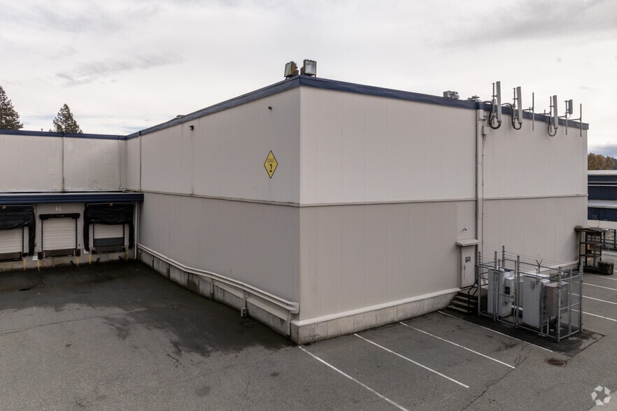 7588 Winston St, Burnaby, BC for lease - Building Photo - Image 2 of 6