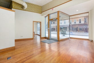 111 W North Water St, New London, WI for lease Interior Photo- Image 2 of 32