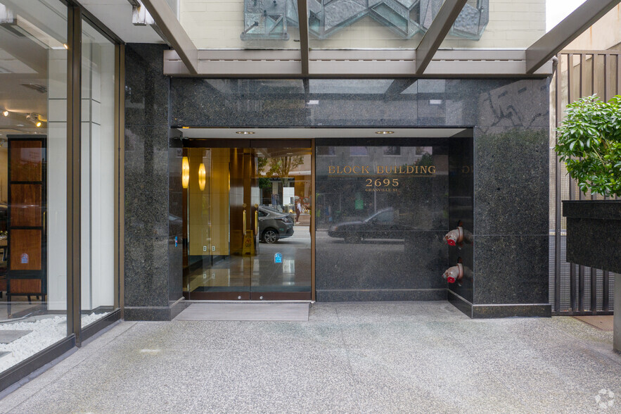 2695 Granville St, Vancouver, BC for lease - Building Photo - Image 3 of 6