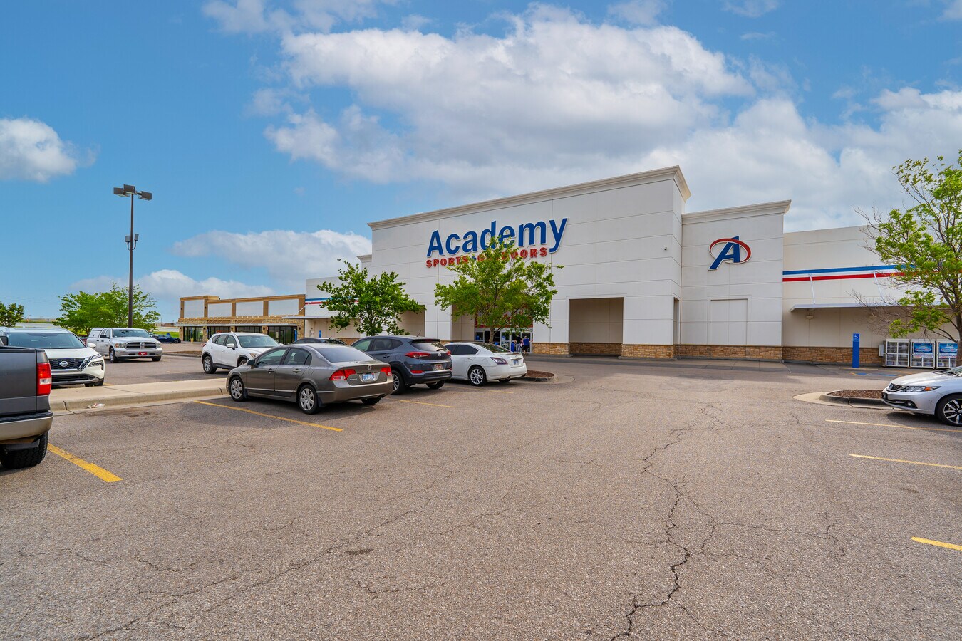 2540 N Greenwich Rd, Wichita, KS 67226