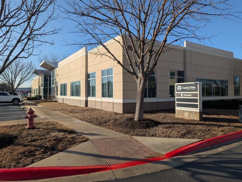 2300 Greenhill Dr, Round Rock, TX for lease - Building Photo - Image 3 of 12