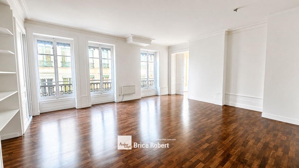 13 Rue D'Algerie, Lyon for lease - Interior Photo - Image 2 of 6