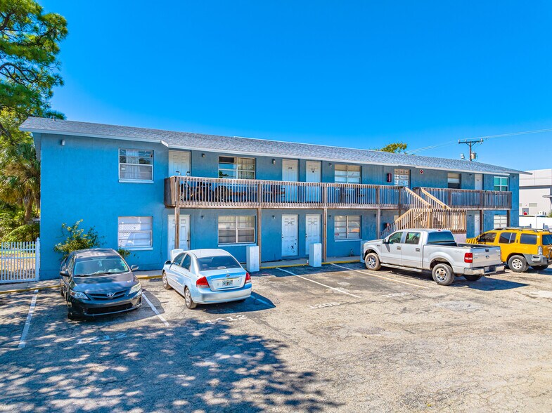 1210 65th Ave W, Bradenton, FL for sale - Building Photo - Image 1 of 1