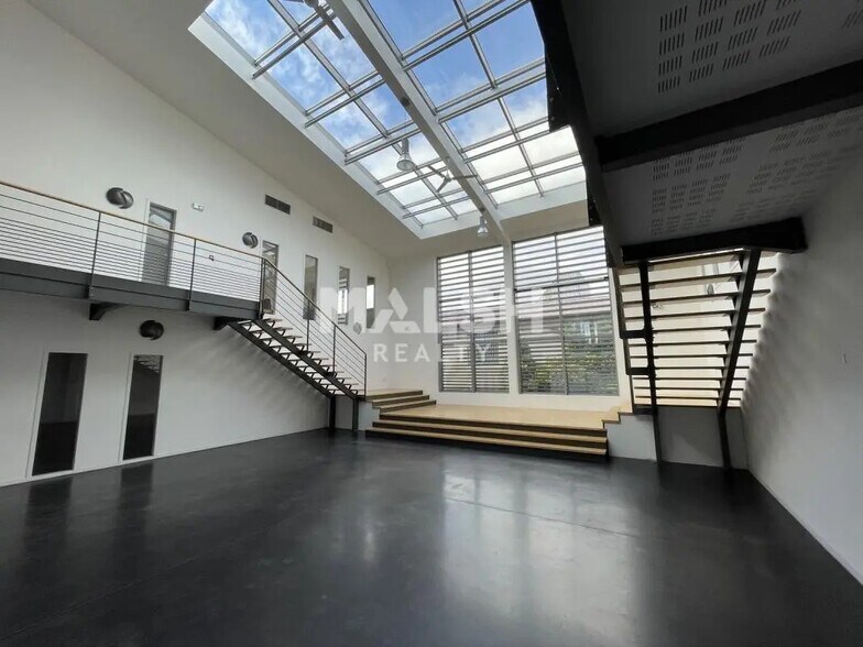 Flex in Décines-Charpieu for sale - Building Photo - Image 3 of 41