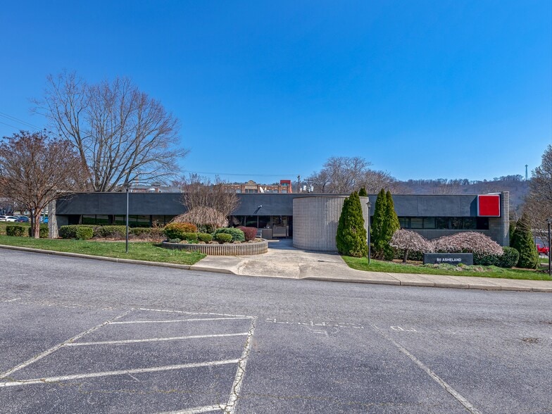 86 Asheland Ave, Asheville, NC for lease - Building Photo - Image 2 of 45