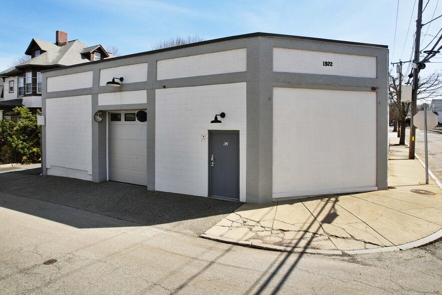 62 Adams St, Waltham, MA for sale - Building Photo - Image 3 of 8