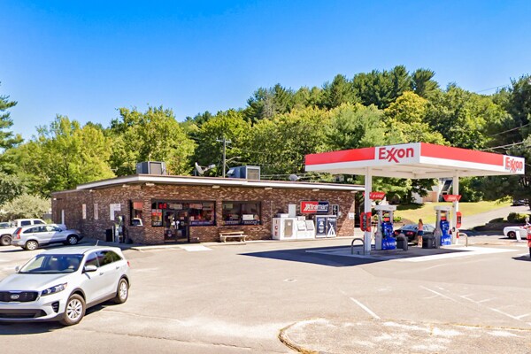 196 Pine Hill Rd, Thomaston, CT for sale - Building Photo - Image 1 of 1