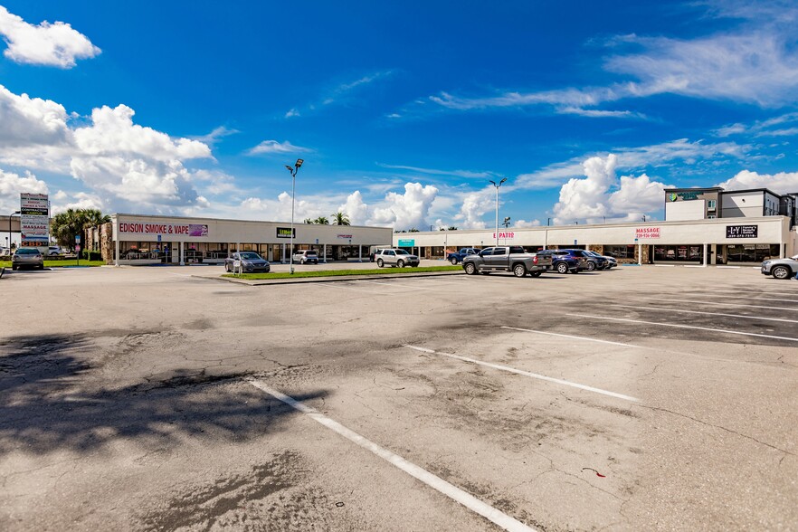 4434-4458 S Cleveland Ave, Fort Myers, FL for sale - Building Photo - Image 3 of 11