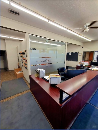 203 60th St E, Saskatoon, SK for sale - Interior Photo - Image 2 of 6