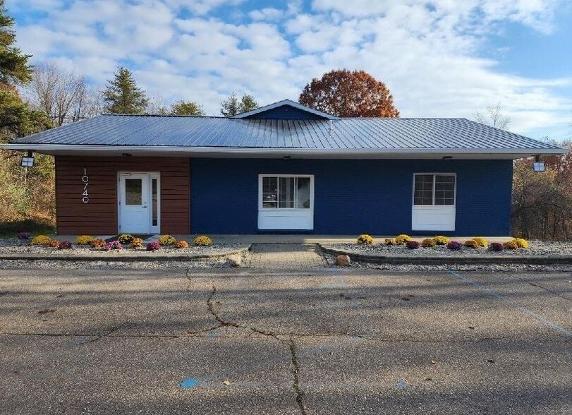 10740 Dixie Hwy, Davisburg, MI for lease - Building Photo - Image 2 of 5