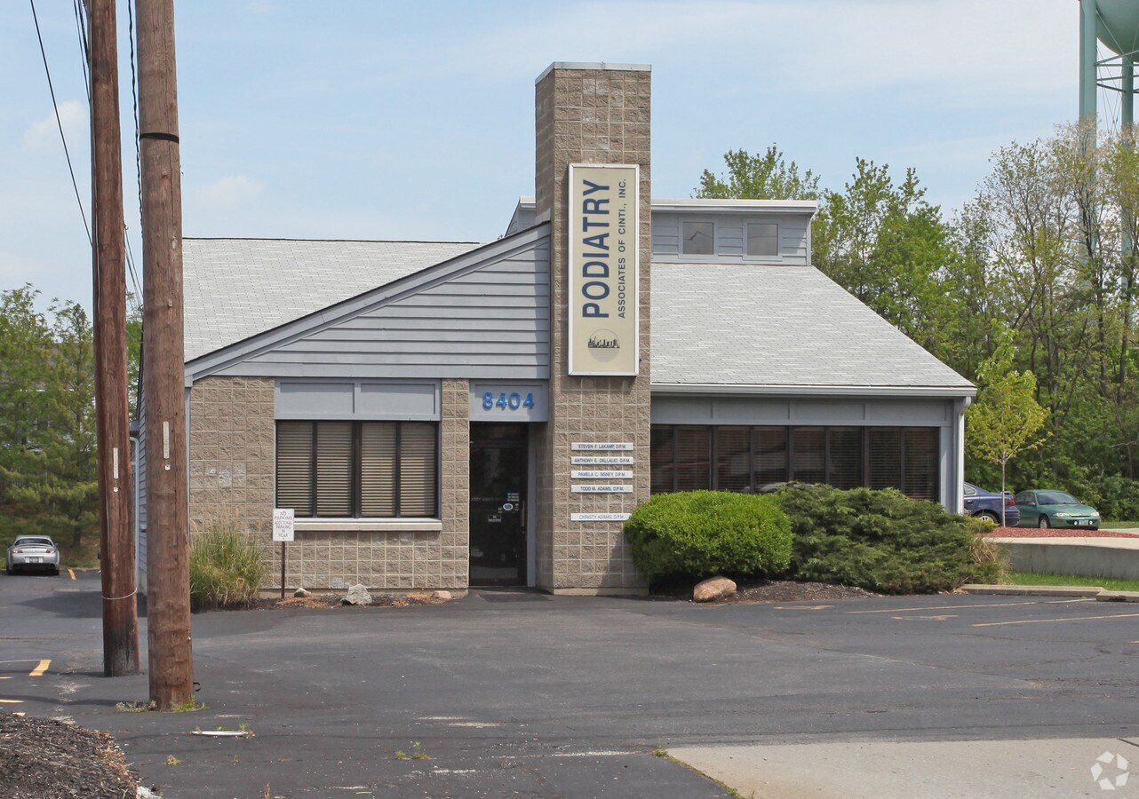 8404 Beechmont Ave, Cincinnati, OH 45255