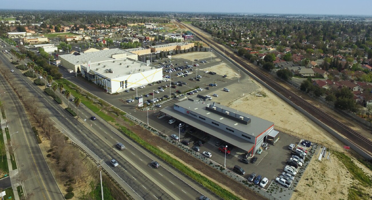 SWC Herndon Avenue & Milburn Ave, Fresno, CA 93722 SWC Herndon Avenue