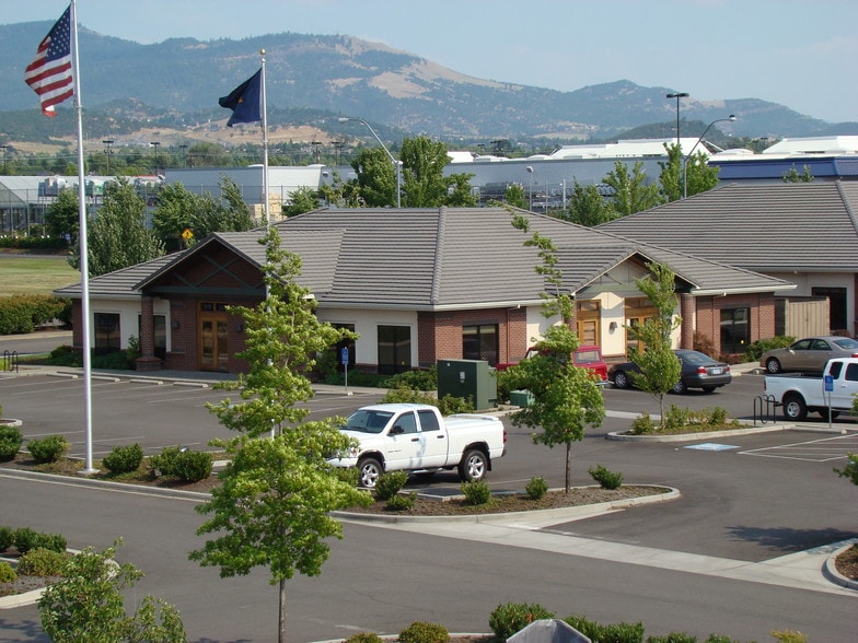 3549 Lear Way, Medford, OR for lease - Building Photo - Image 2 of 2