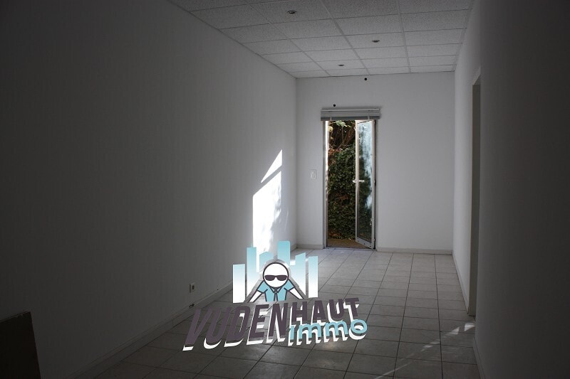 Office/Retail in Colomiers for lease - Interior Photo - Image 2 of 9