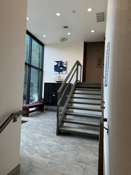 888 W 2nd St, Reno, NV for lease - Interior Photo - Image 3 of 35