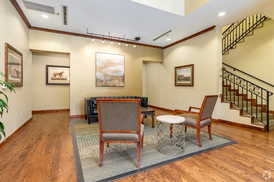 1121 S Carroll Ave, Southlake, TX for lease - Interior Photo - Image 1 of 14