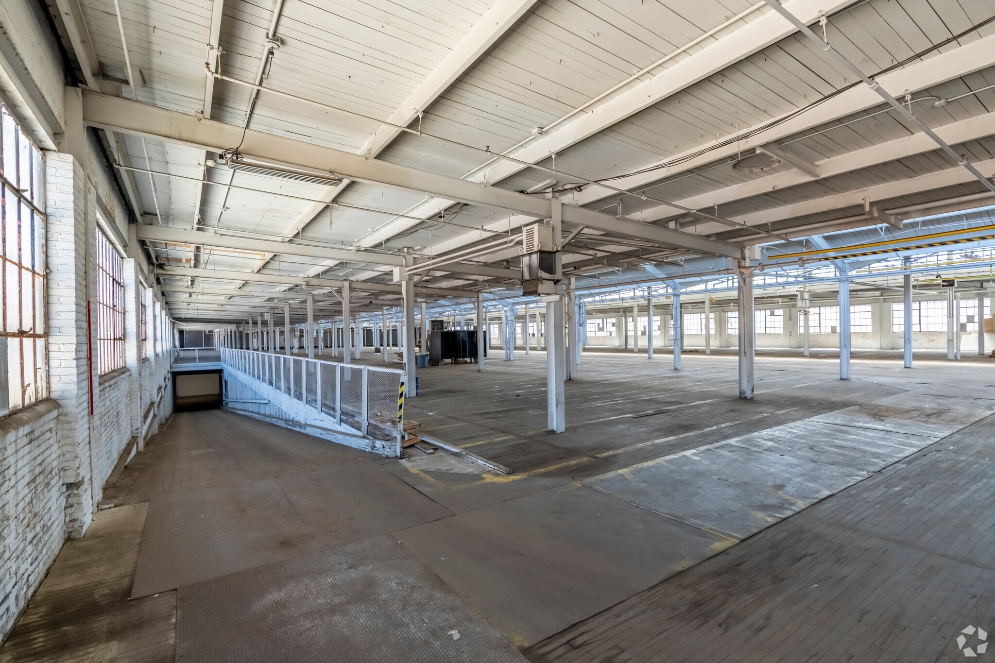 2100 S Washington Ave, Lansing, MI for lease Interior Photo- Image 1 of 5