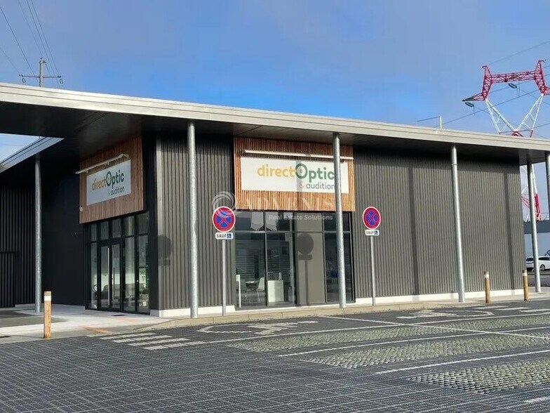 Retail in Biganos for lease - Building Photo - Image 3 of 8