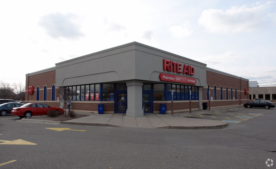 22600 Gratiot Ave, Eastpointe, MI for sale - Primary Photo - Image 2 of 3