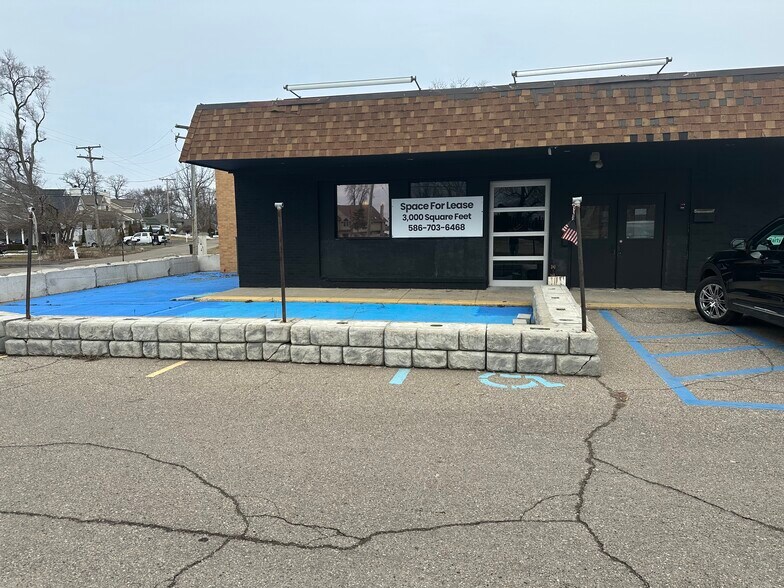 1535-1537 Cass Lake Rd, Keego Harbor, MI for sale - Building Photo - Image 1 of 1