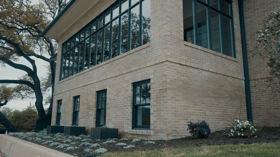 904 San Antonio St, Austin, TX for lease - Commercial Listing Video - Image 2 of 80