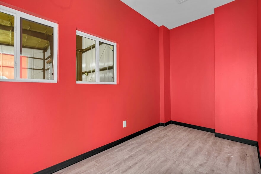 16277 North Fwy, Houston, TX for sale - Interior Photo - Image 3 of 9