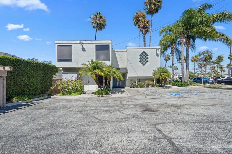 2802 Pacific Coast Hwy, Torrance, CA for sale - Building Photo - Image 2 of 15