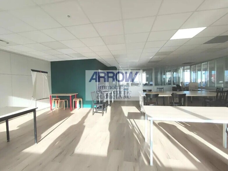Office in Nantes for lease - Interior Photo - Image 3 of 7