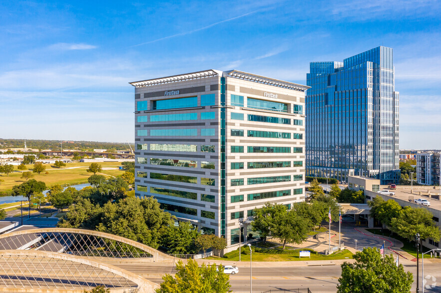 1600 W 7th St, Fort Worth, TX for lease - Building Photo - Image 1 of 10