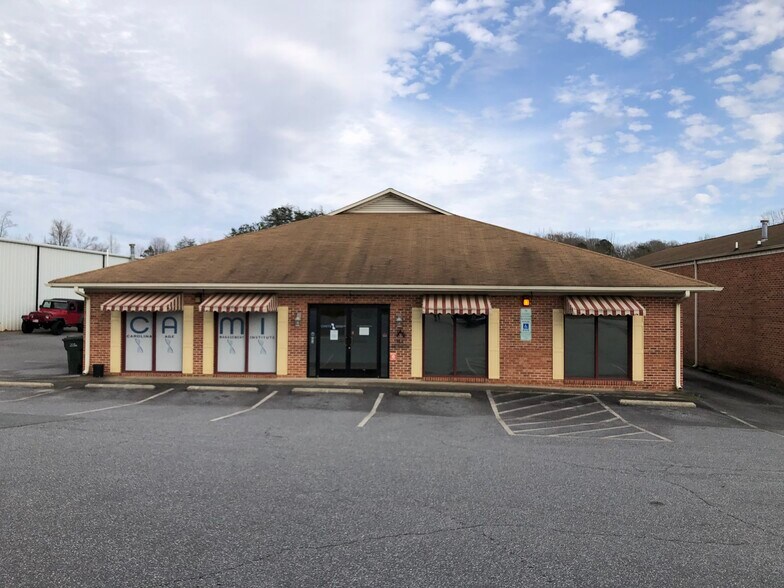 111 Dave Warlick Dr, Lincolnton, NC 28092