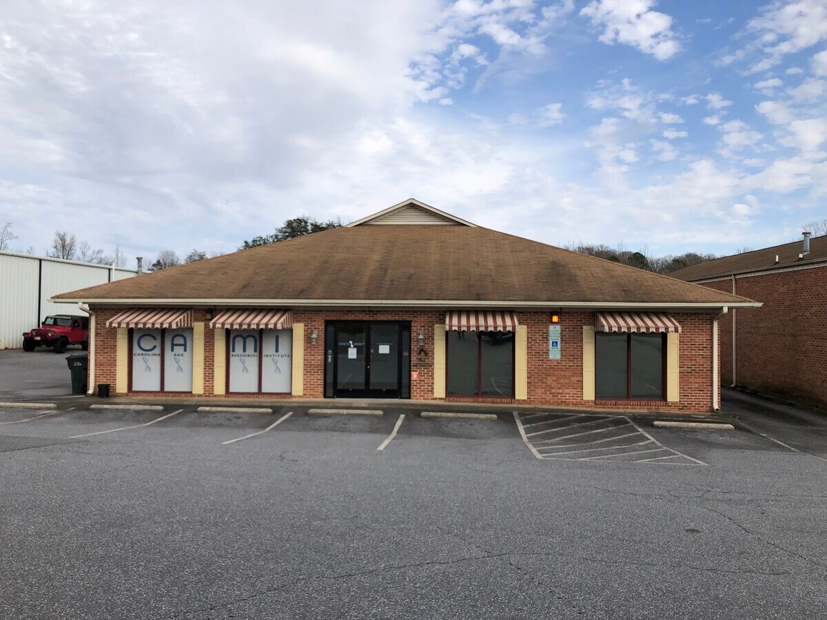 111 Dave Warlick Dr, Lincolnton, NC 28092