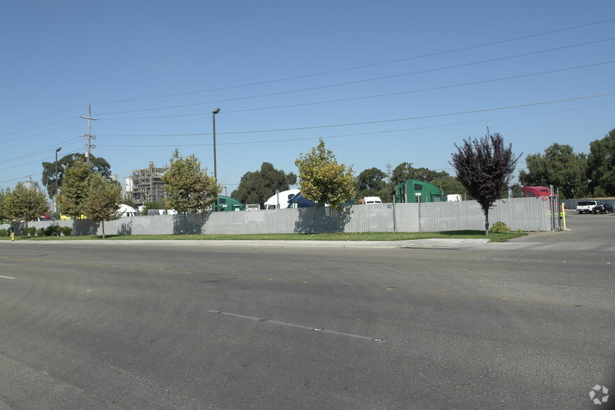 1425 Industrial Dr, Stockton, CA for lease - Primary Photo - Image 1 of 5