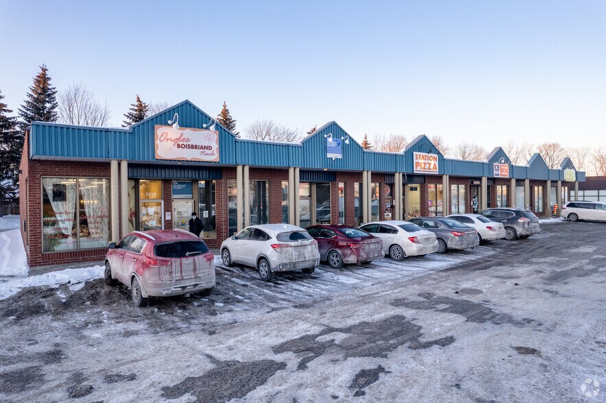 3040-3058 Ch De La Rivière-Cachée, Boisbriand, QC for lease - Building Photo - Image 3 of 3