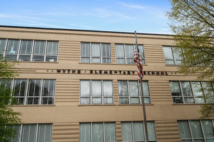 200 Claremont Ave, Hampton, VA for sale - Building Photo - Image 1 of 30