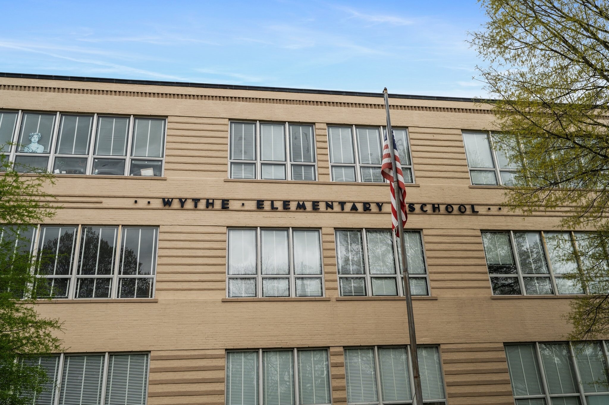 200 Claremont Ave, Hampton, VA for sale Building Photo- Image 1 of 31