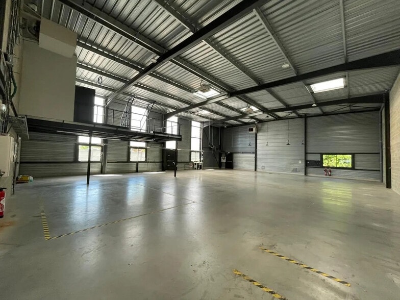 Flex in Sartrouville for sale - Interior Photo - Image 1 of 9