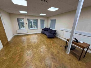 Ridge Hill Dr, Crewe for lease Interior Photo- Image 2 of 14