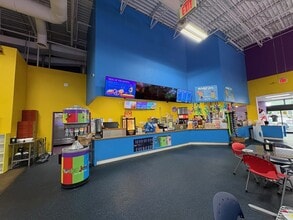 10299-10391 Royal Palm Blvd, Coral Springs, FL for lease Interior Photo- Image 2 of 24