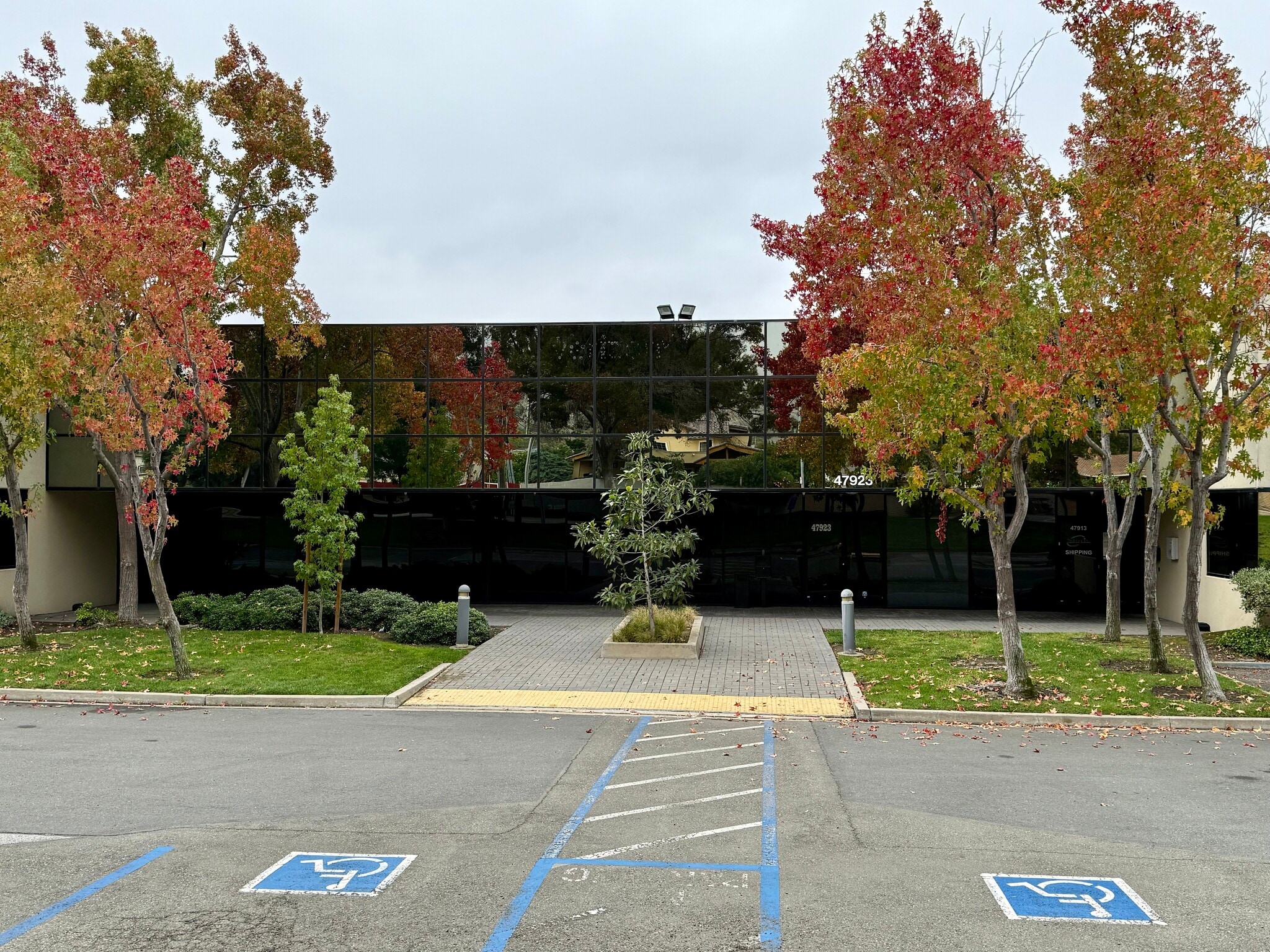 47913-47963 Warm Springs Blvd, Fremont, CA for lease Building Photo- Image 1 of 15