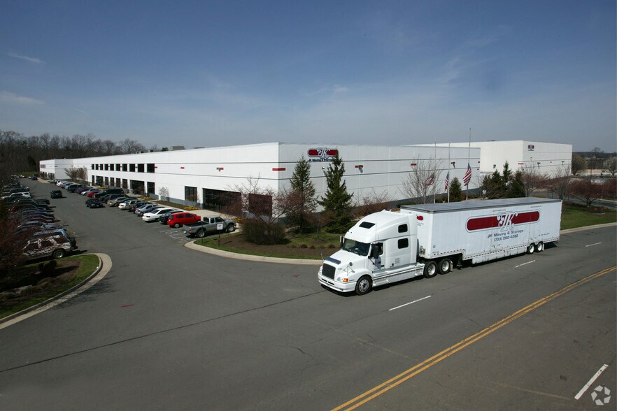 44112 Mercure Cir, Dulles, VA for sale - Building Photo - Image 1 of 1