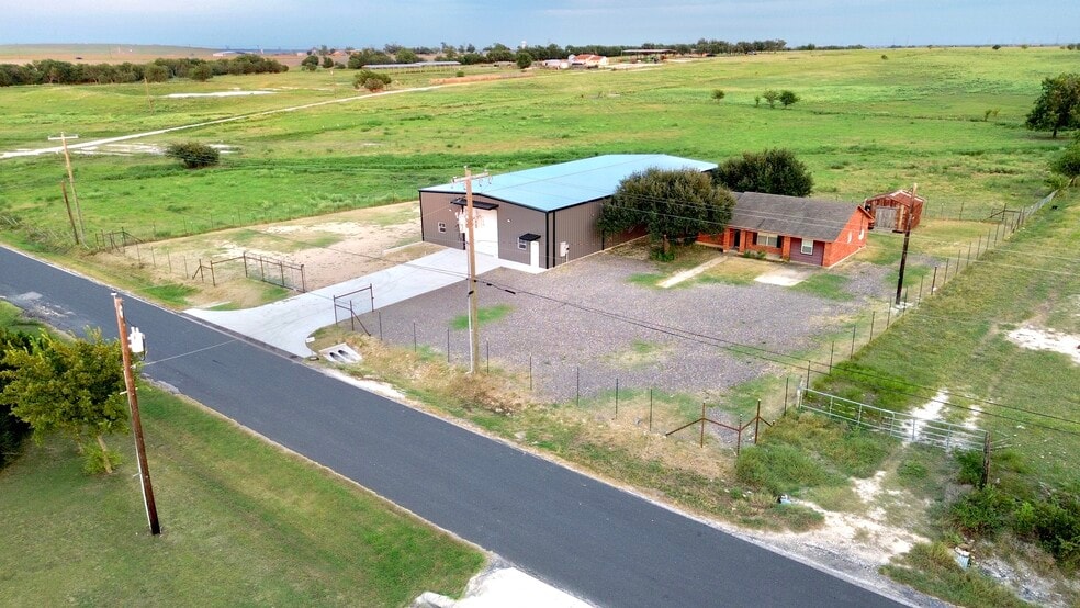 2250 County Road 107, Hutto, TX for lease - Primary Photo - Image 1 of 10
